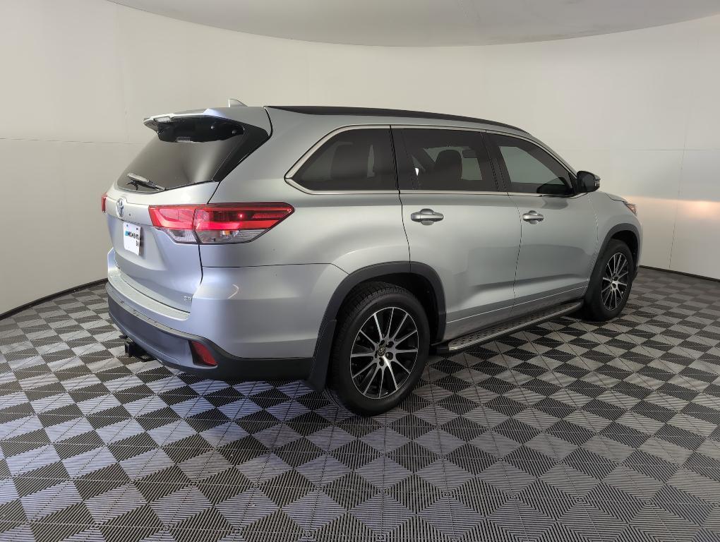 used 2017 Toyota Highlander car, priced at $22,499