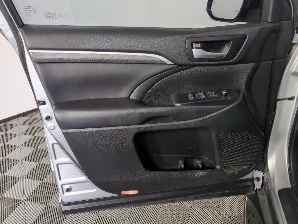 used 2017 Toyota Highlander car, priced at $22,499