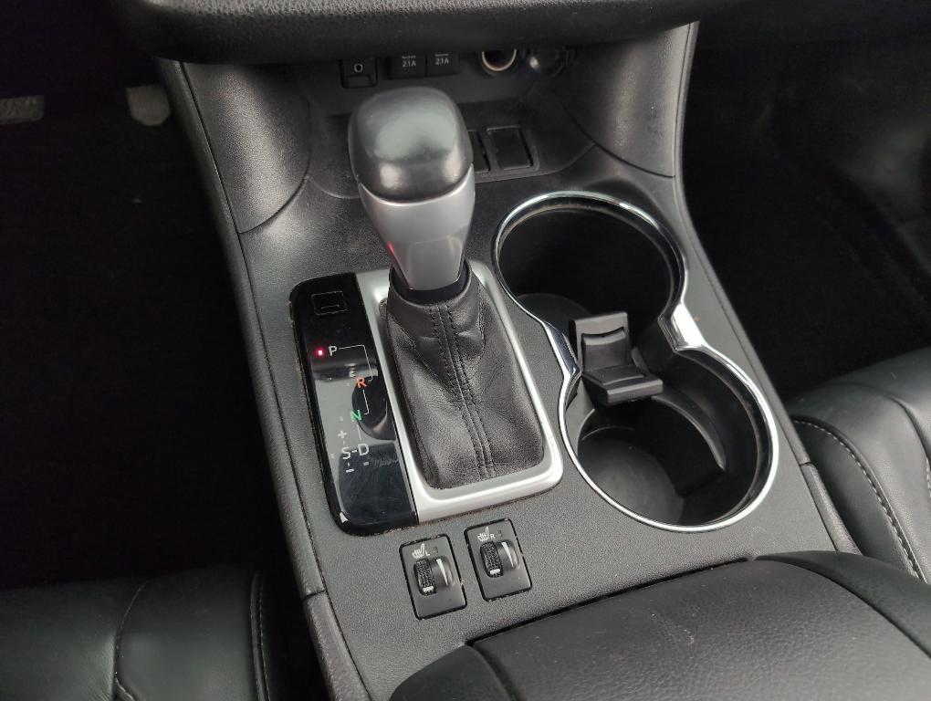 used 2017 Toyota Highlander car, priced at $22,499