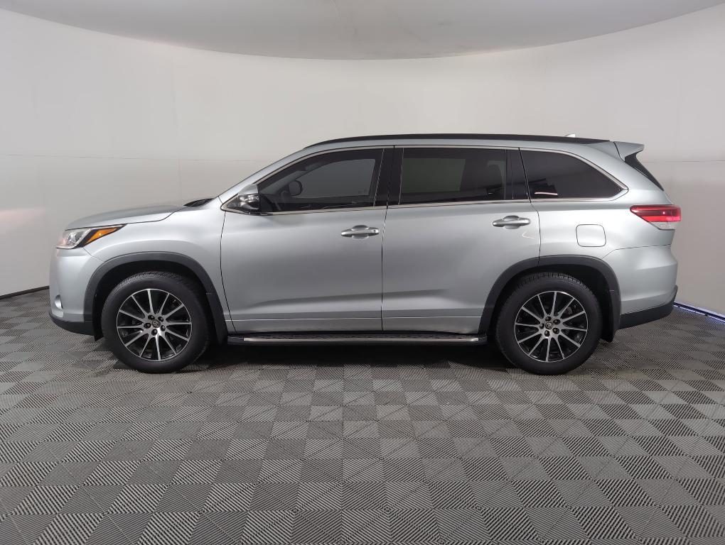 used 2017 Toyota Highlander car, priced at $22,499