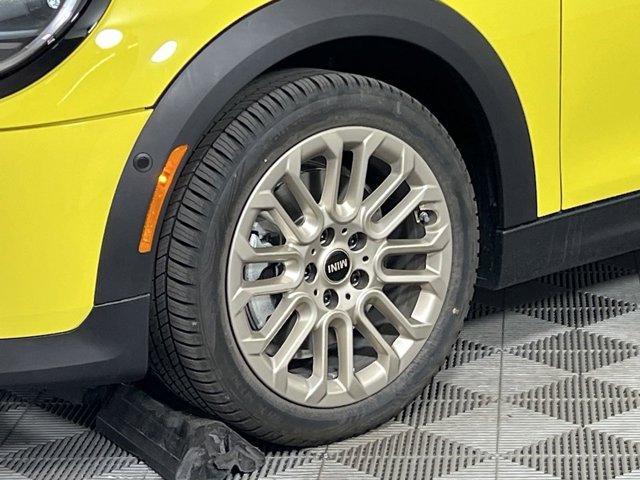 used 2025 MINI Hardtop car, priced at $29,381