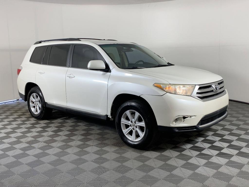 used 2013 Toyota Highlander car, priced at $11,999