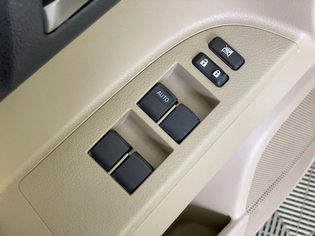 used 2013 Toyota Highlander car, priced at $11,999