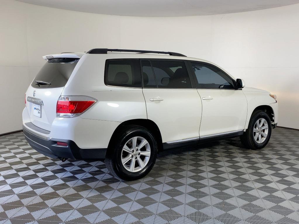 used 2013 Toyota Highlander car, priced at $11,999