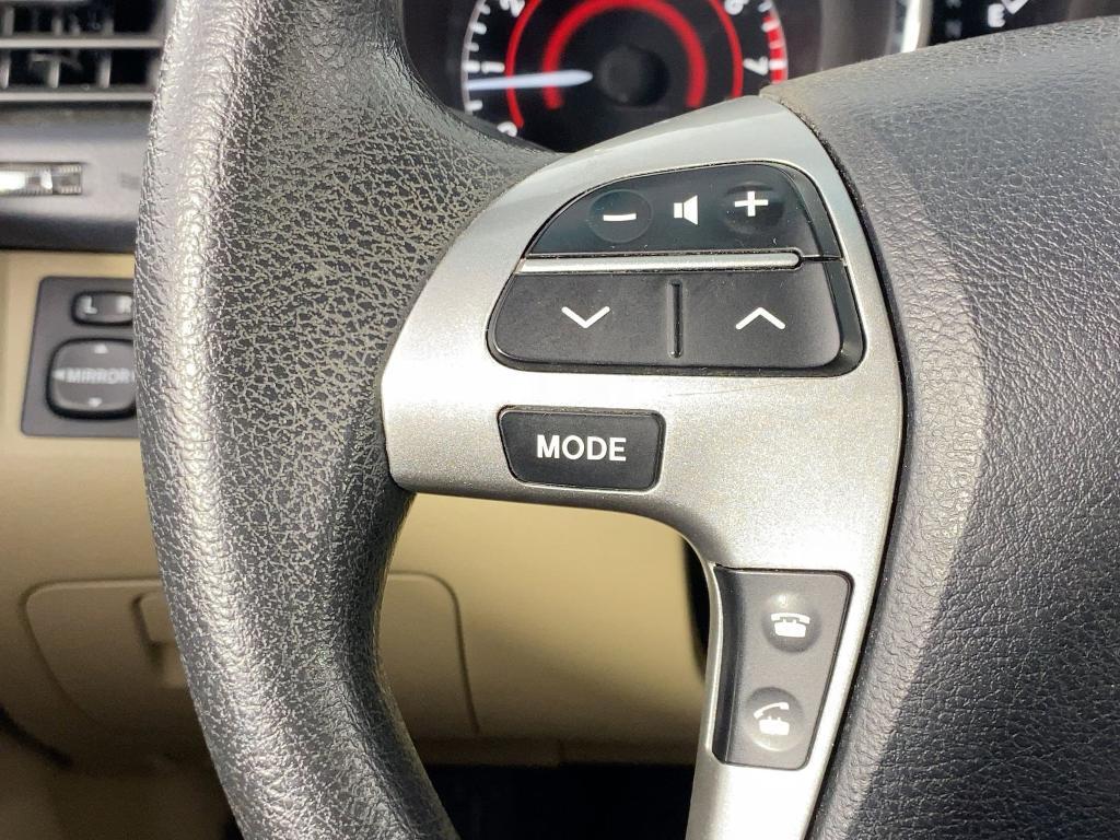 used 2013 Toyota Highlander car, priced at $11,999