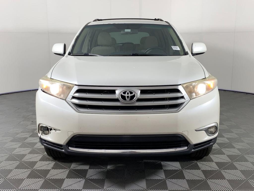 used 2013 Toyota Highlander car, priced at $11,999