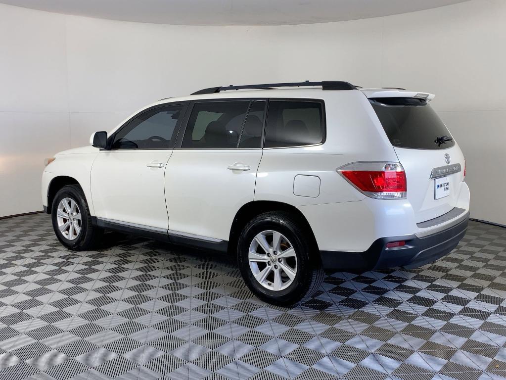used 2013 Toyota Highlander car, priced at $11,999