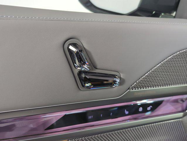new 2025 BMW 760 car, priced at $139,875