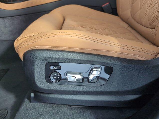 new 2026 BMW X7 car, priced at $106,110