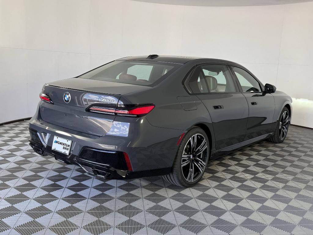 new 2025 BMW 760 car, priced at $134,425