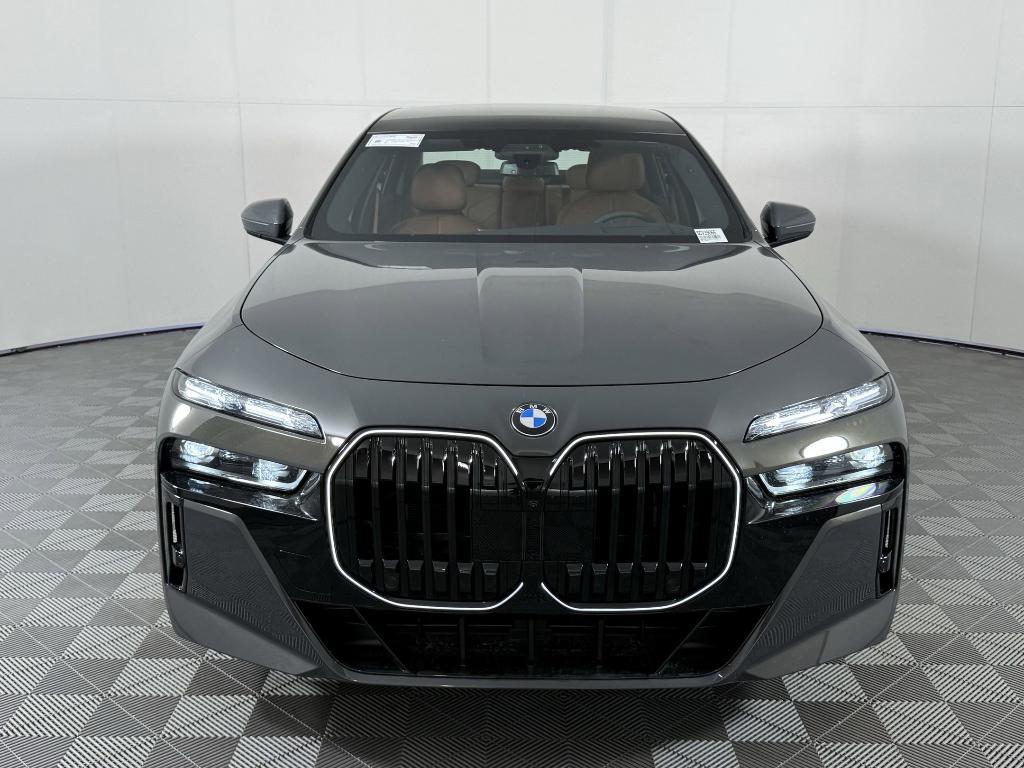 new 2025 BMW 760 car, priced at $134,425