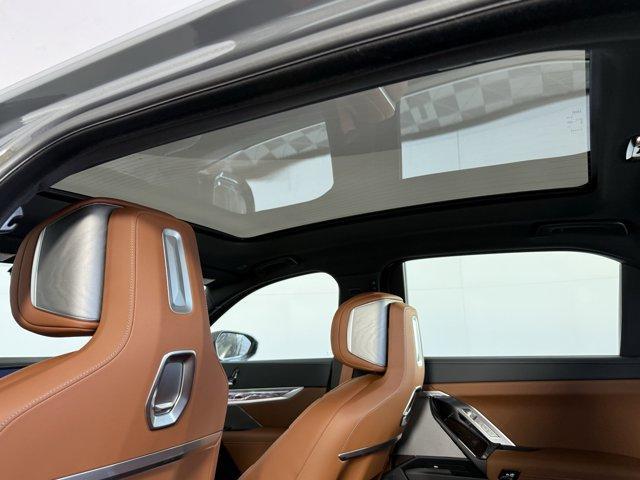 new 2025 BMW 760 car, priced at $134,425