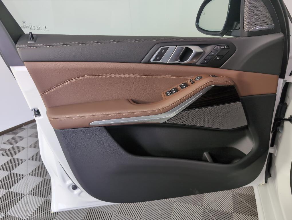 new 2026 BMW X7 car, priced at $118,030