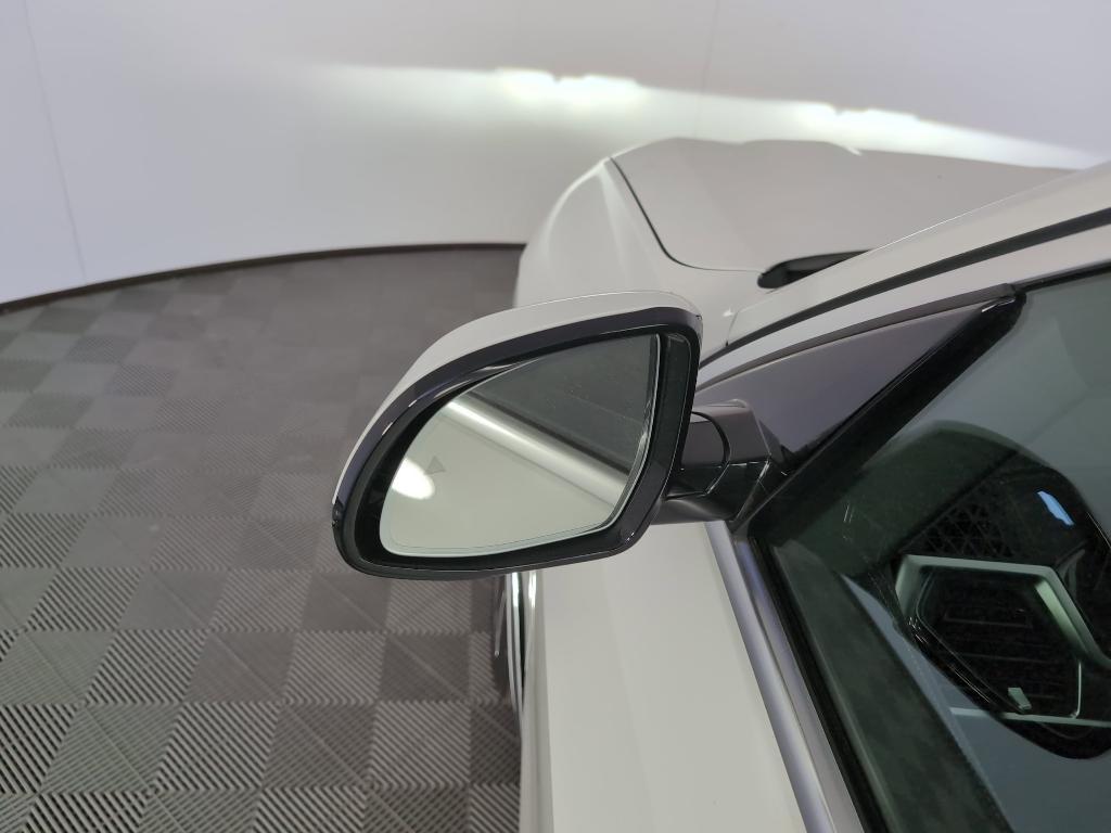 new 2025 BMW ALPINA XB7 car, priced at $153,395