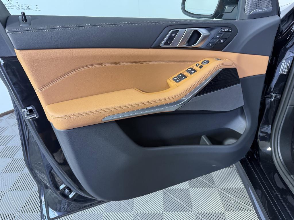 new 2026 BMW X7 car, priced at $95,650