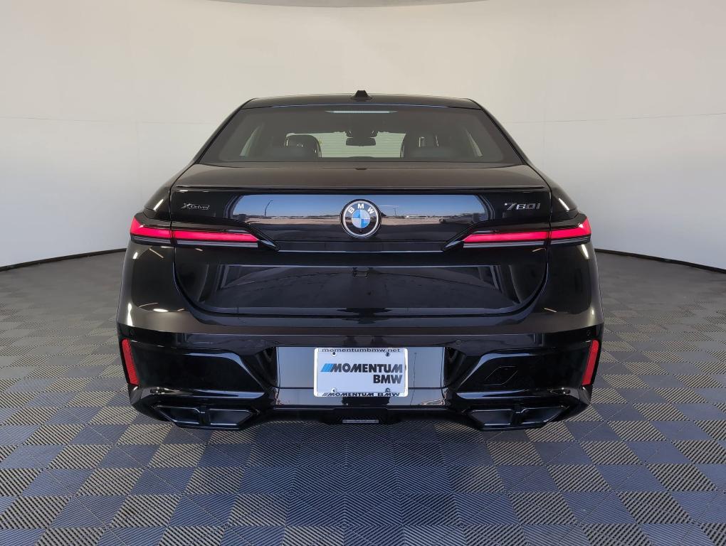 new 2025 BMW 760 car, priced at $132,125