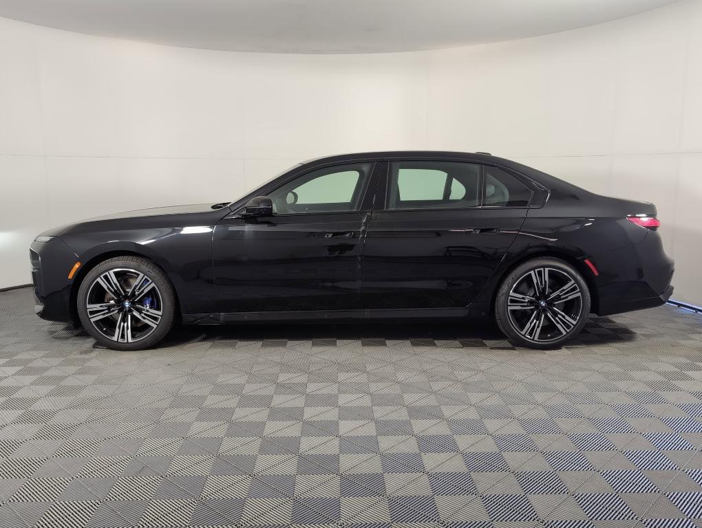 new 2025 BMW 760 car, priced at $132,125