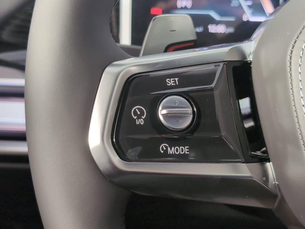 new 2025 BMW 760 car, priced at $132,125
