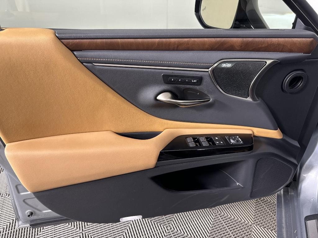 used 2024 Lexus ES 350 car, priced at $47,999