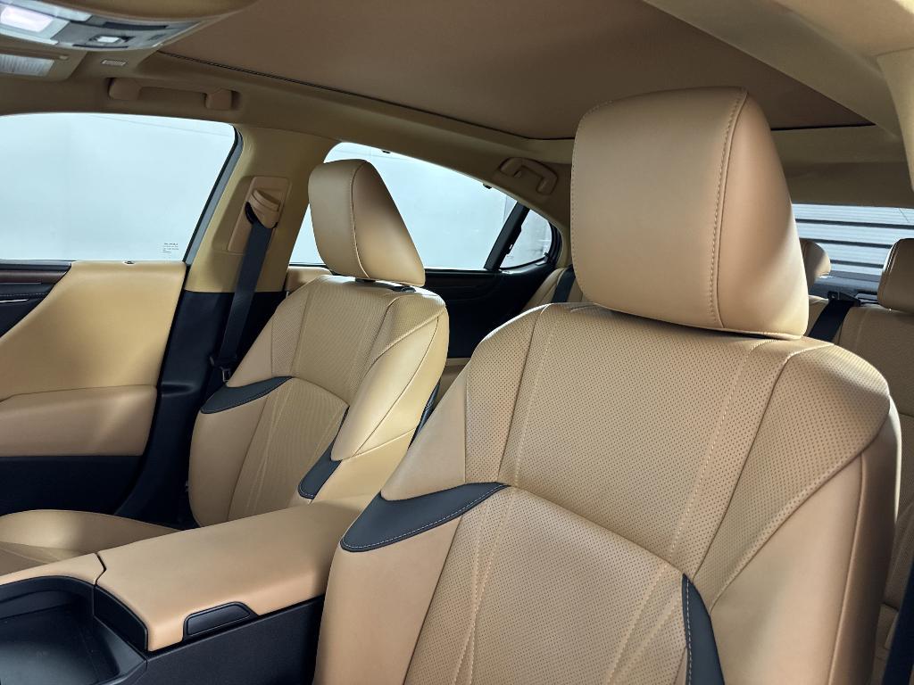used 2024 Lexus ES 350 car, priced at $47,999