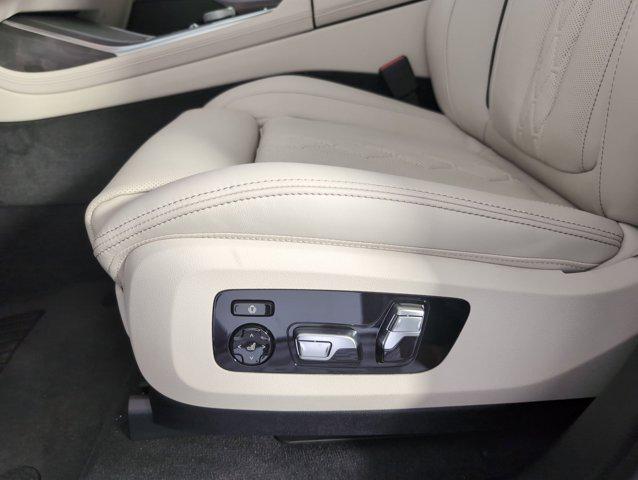 new 2026 BMW X7 car, priced at $101,710