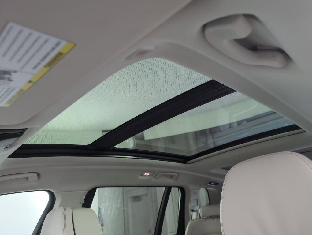 new 2026 BMW X7 car, priced at $101,710