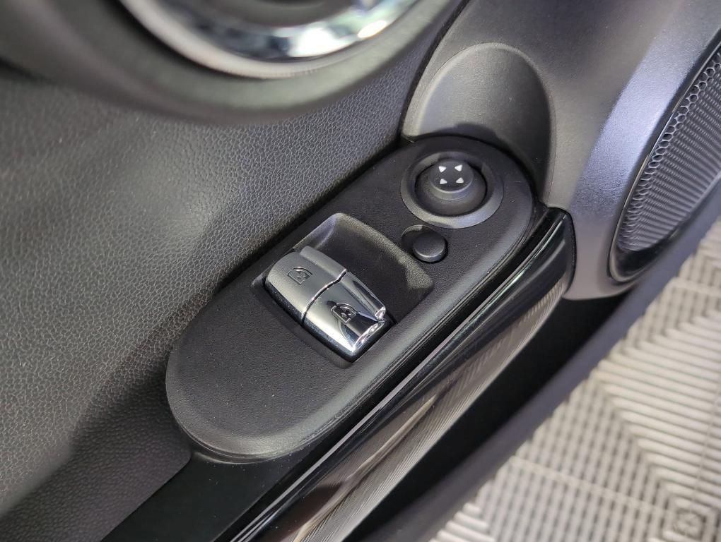 used 2023 MINI Hardtop car, priced at $20,499
