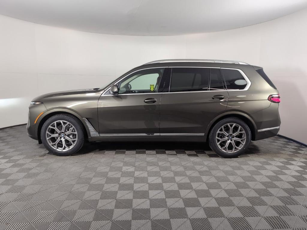 new 2025 BMW X7 car, priced at $89,010