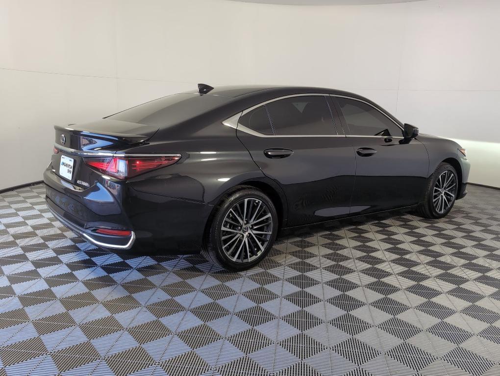 used 2025 Lexus ES 300h car, priced at $39,999