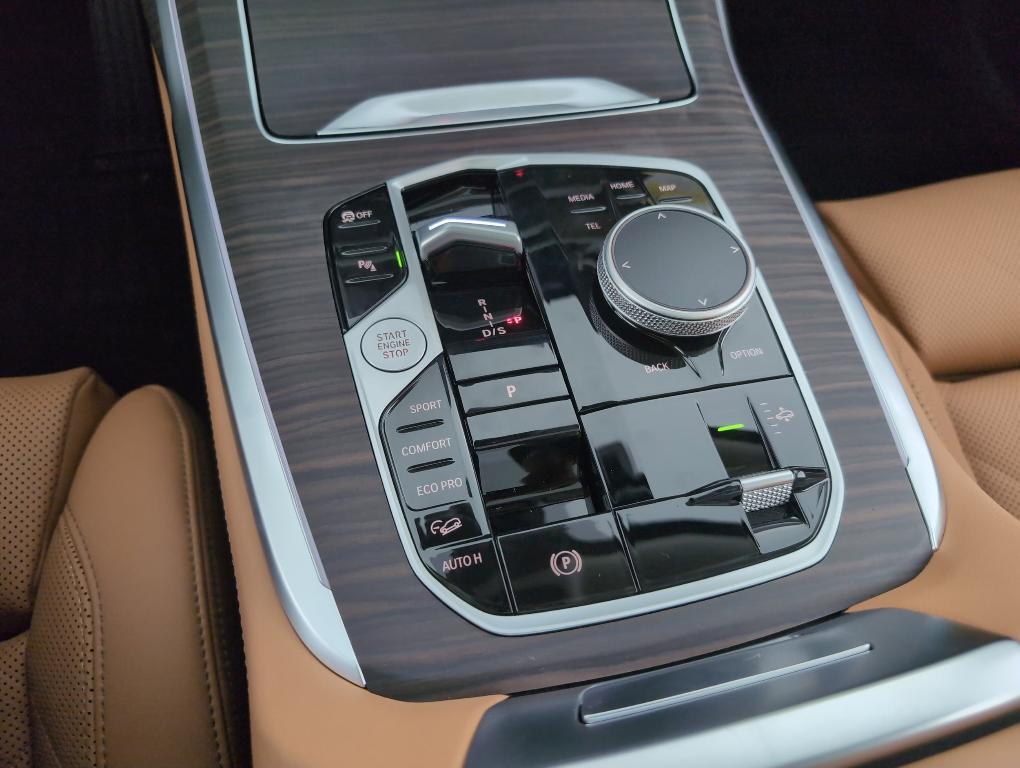 new 2026 BMW X7 car, priced at $87,965
