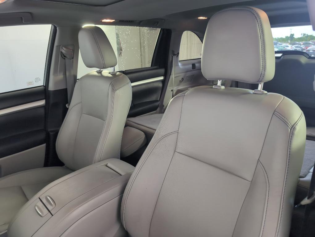 used 2016 Toyota Highlander car, priced at $18,999
