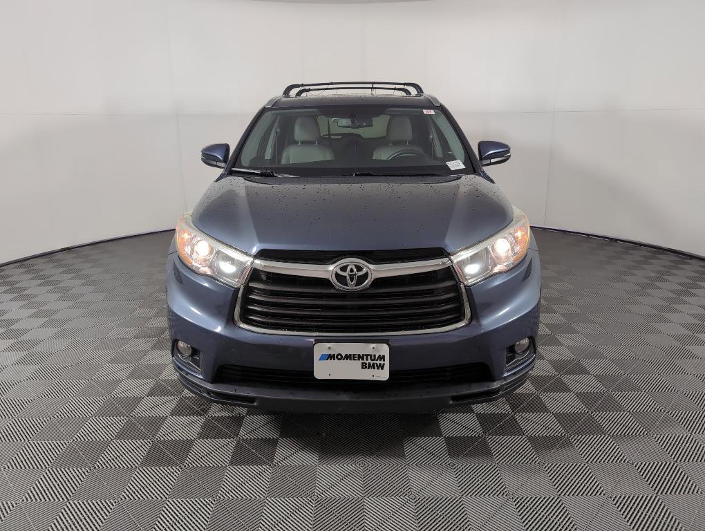 used 2016 Toyota Highlander car, priced at $18,999