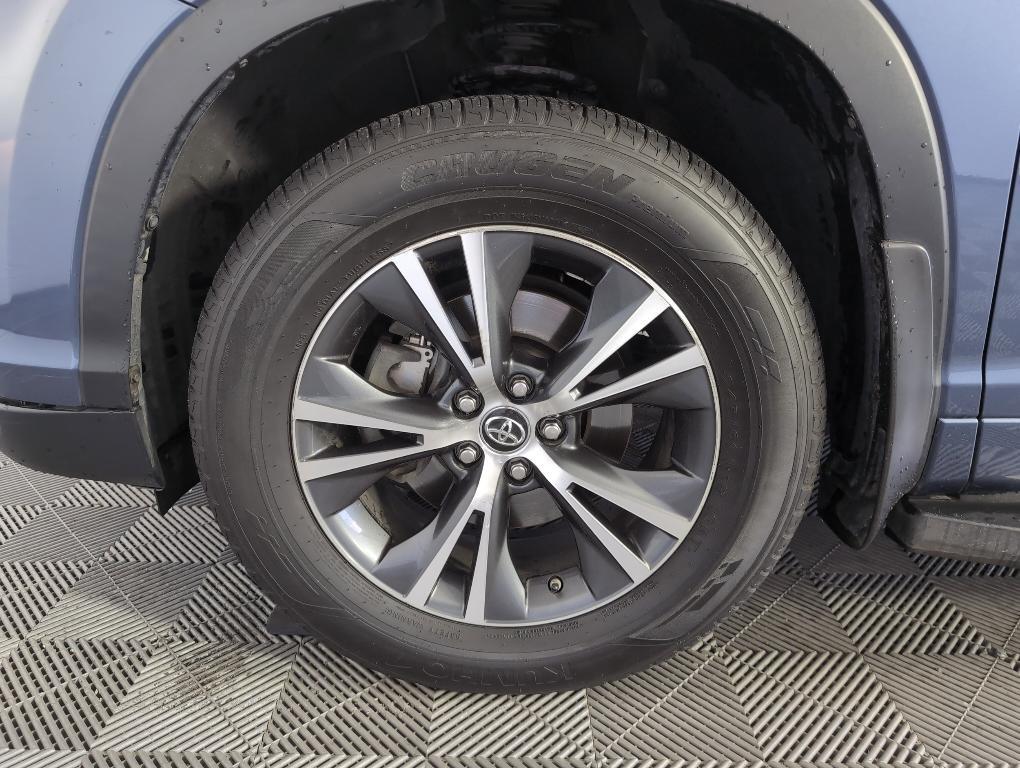 used 2016 Toyota Highlander car, priced at $18,999
