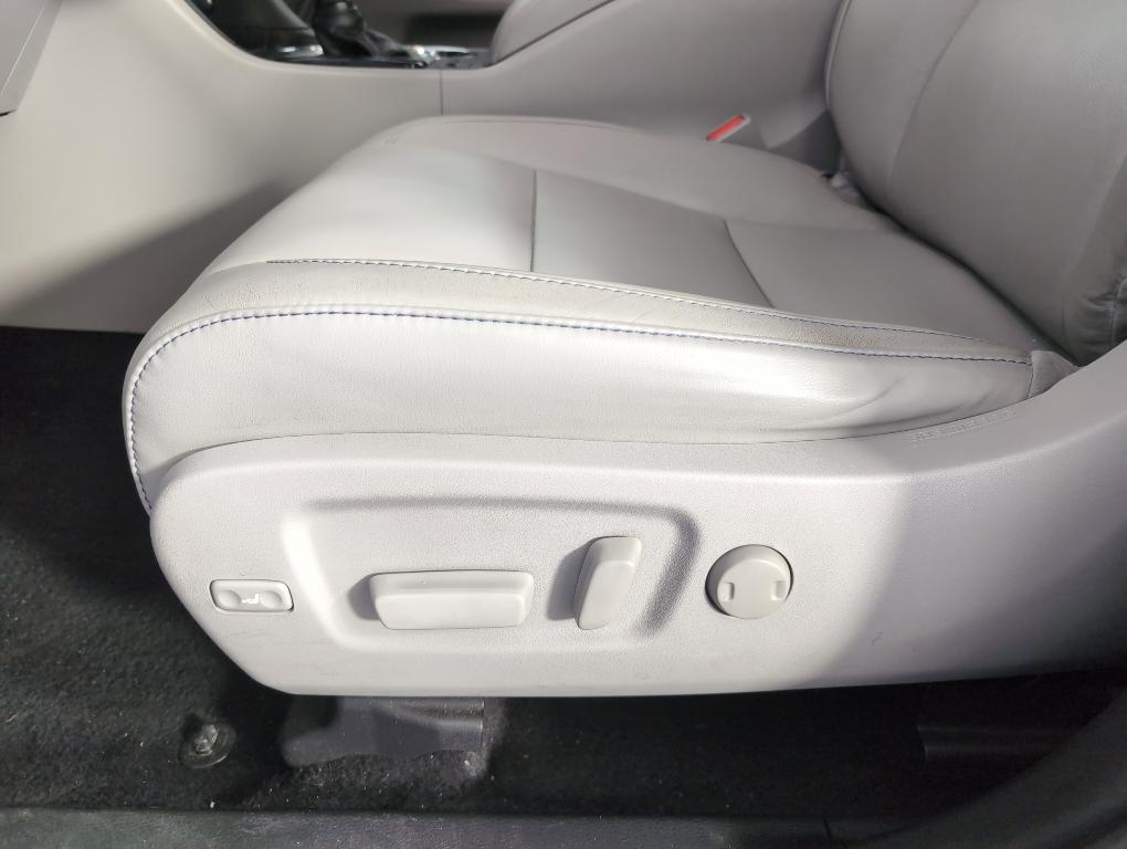 used 2016 Toyota Highlander car, priced at $18,999
