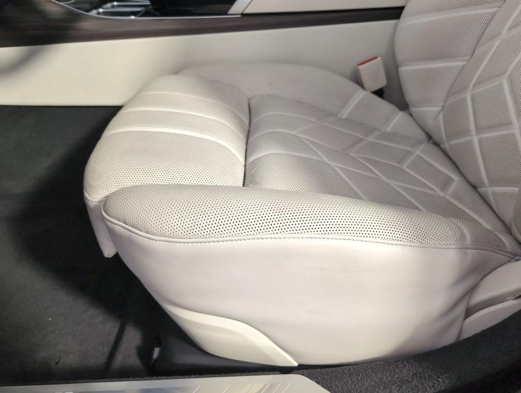 used 2023 BMW 760 car, priced at $77,999