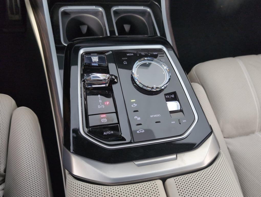 used 2023 BMW 760 car, priced at $77,999
