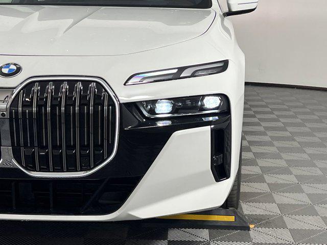 new 2024 BMW 760 car, priced at $125,695