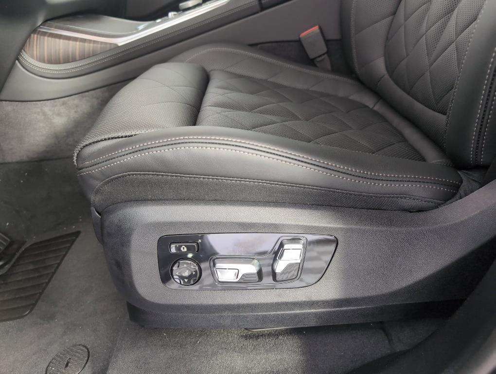 new 2026 BMW X7 car, priced at $93,005