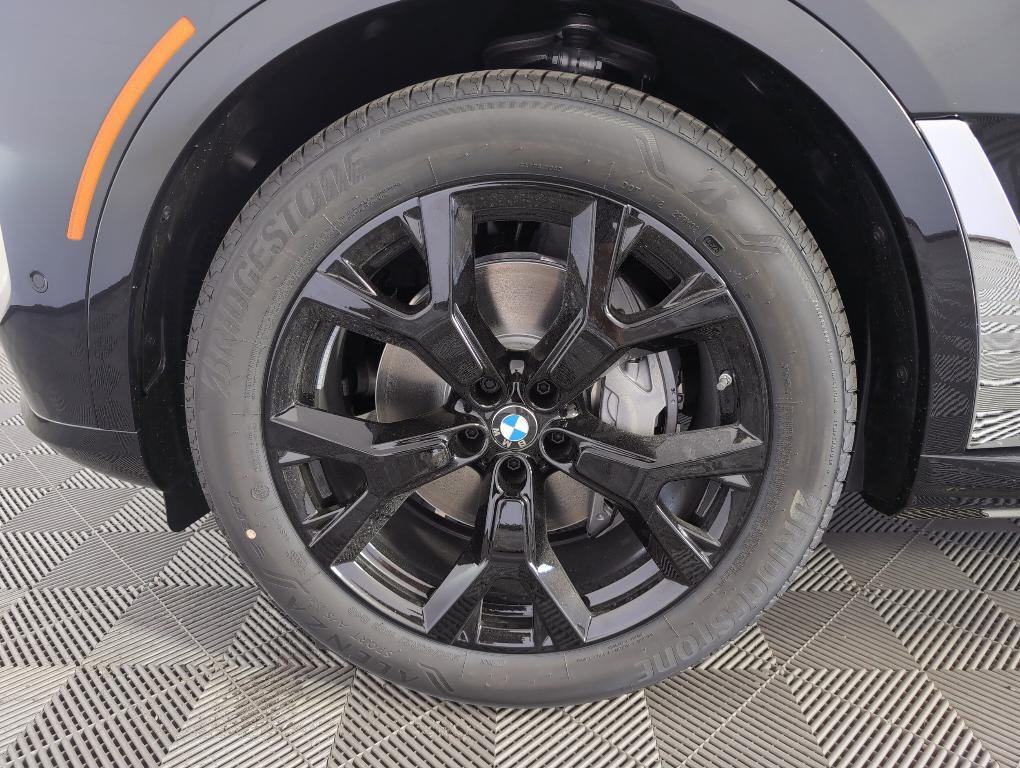 new 2026 BMW X7 car, priced at $93,005