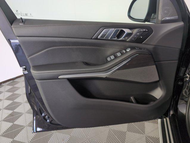 new 2026 BMW X7 car, priced at $93,005