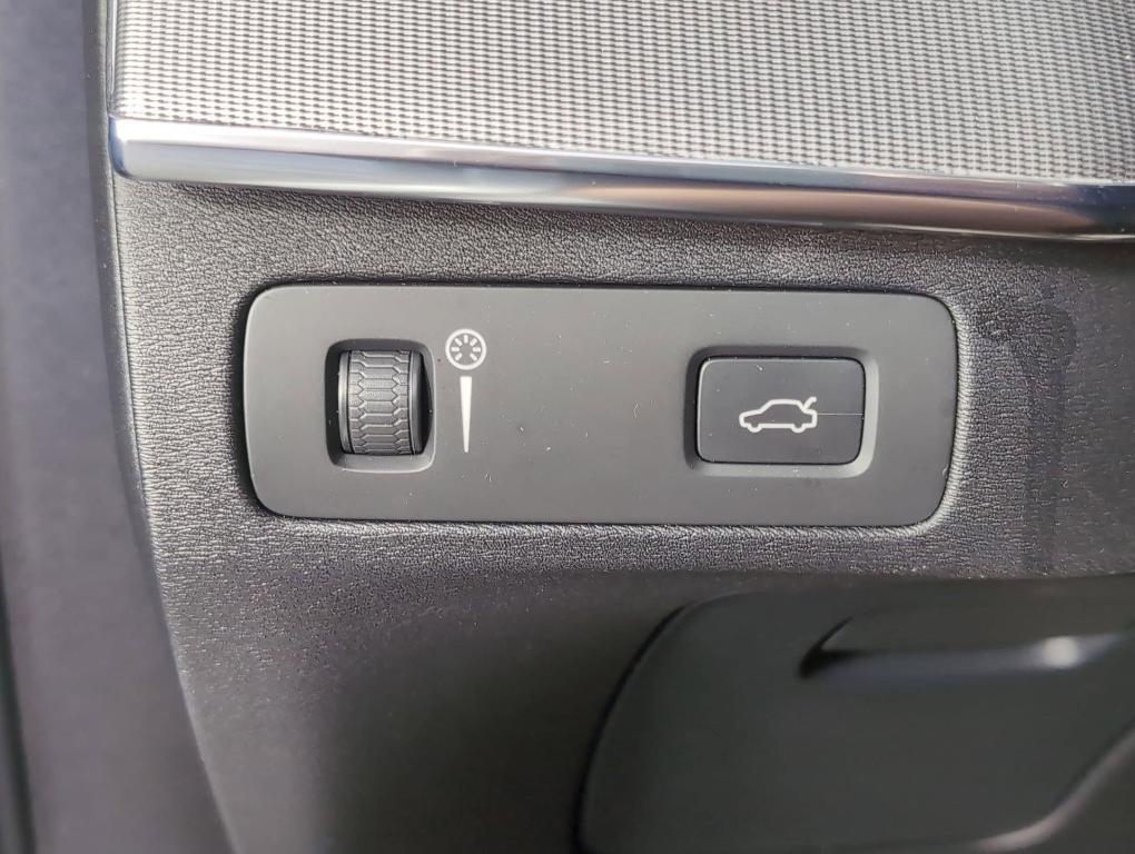 used 2016 Volvo XC90 car, priced at $16,999