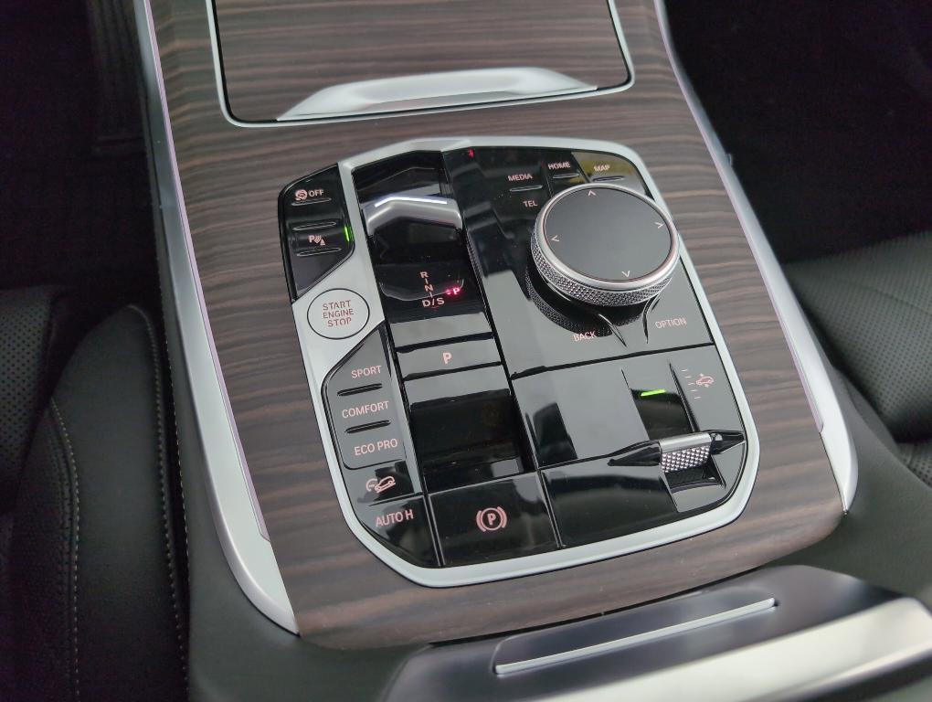 new 2026 BMW X7 car, priced at $88,815