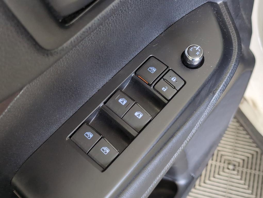 used 2015 Toyota Highlander car, priced at $17,999