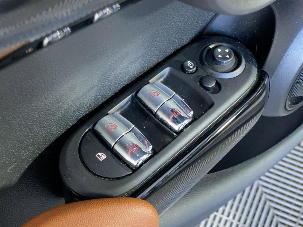 used 2023 MINI Hardtop car, priced at $24,999