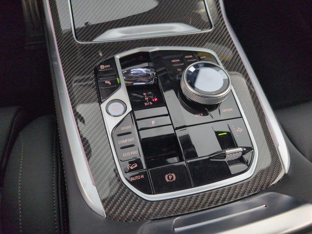 new 2025 BMW X7 car, priced at $126,515
