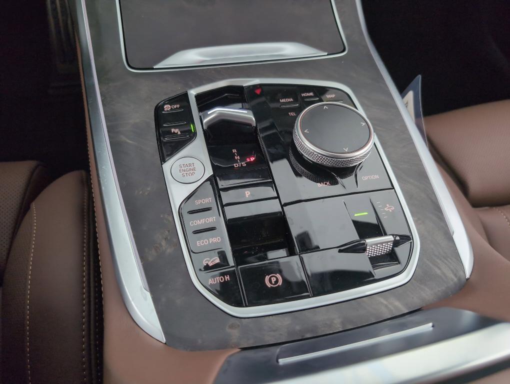 new 2026 BMW X7 car, priced at $118,030