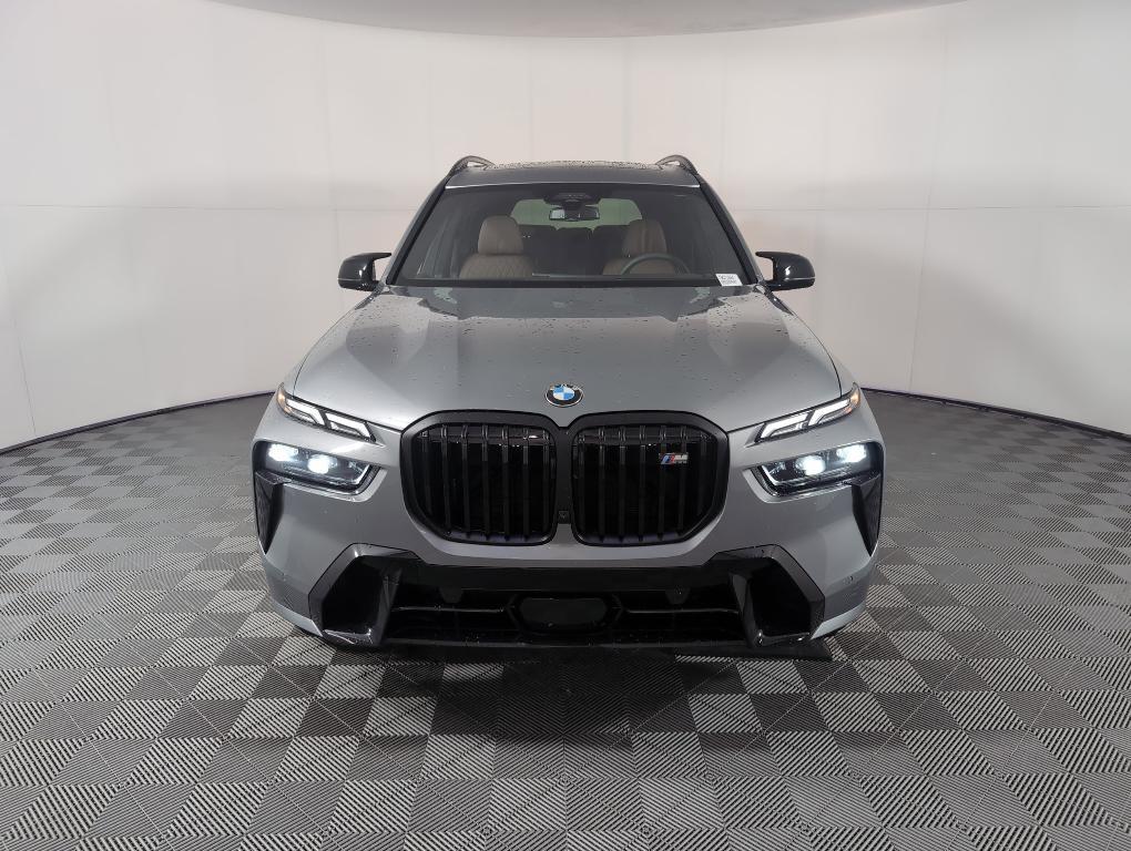 new 2026 BMW X7 car, priced at $118,030