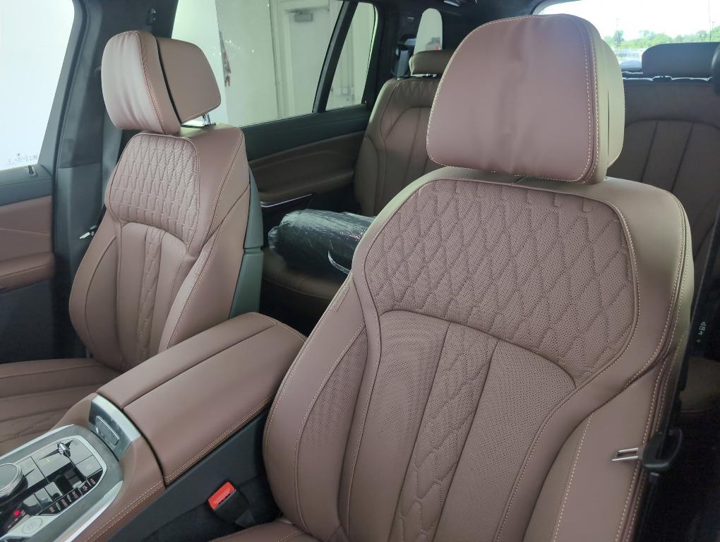 new 2026 BMW X7 car, priced at $118,030