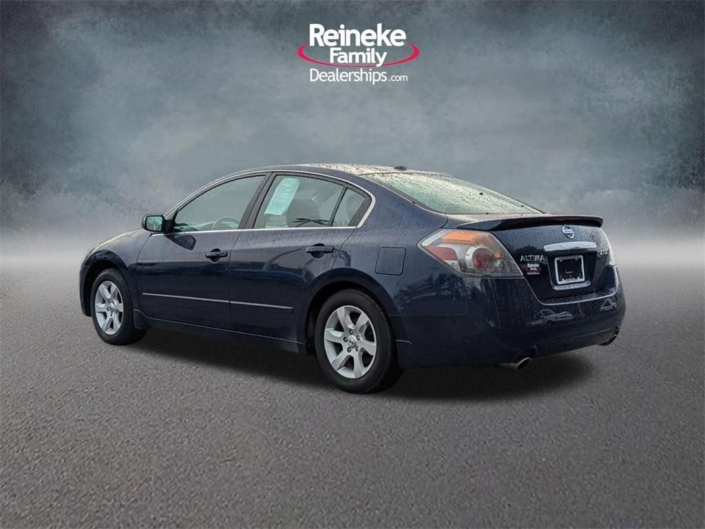used 2009 Nissan Altima car, priced at $4,981