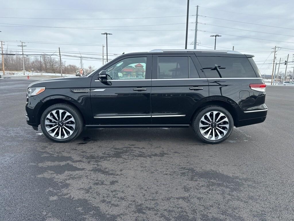 used 2022 Lincoln Navigator car, priced at $55,984